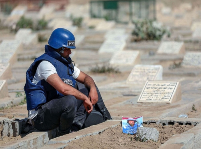 الصحافة اليمنية في سجن كبير.. خذلان في الداخل والخارج